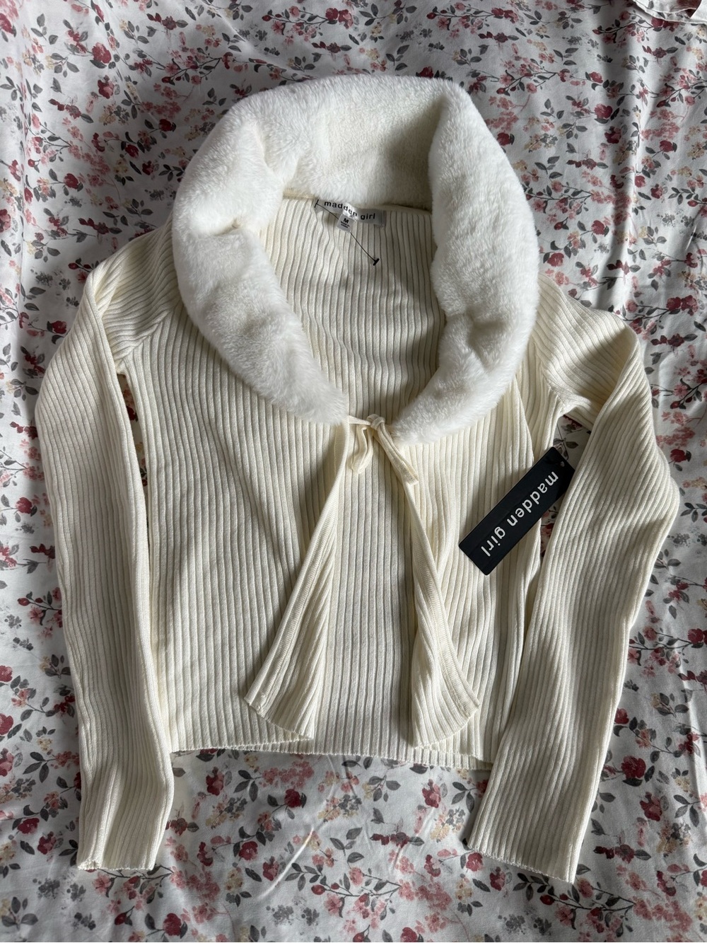 Madden Girl Ivory Ribbed Sweater with Plush Faux-Fur Collar